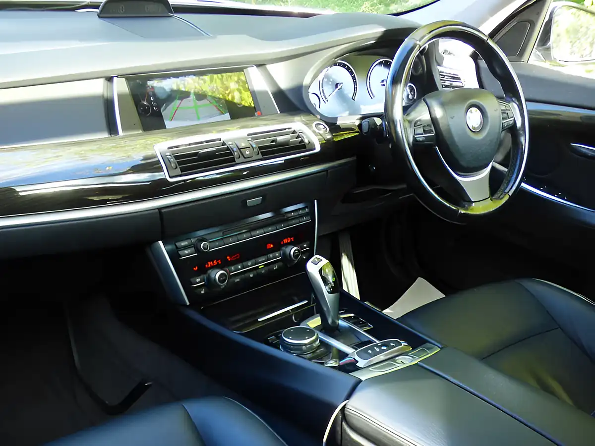 Used 2016 BMW 5 Series Gran Turismo Luxury GT Silver - Interior and Exterior details 3