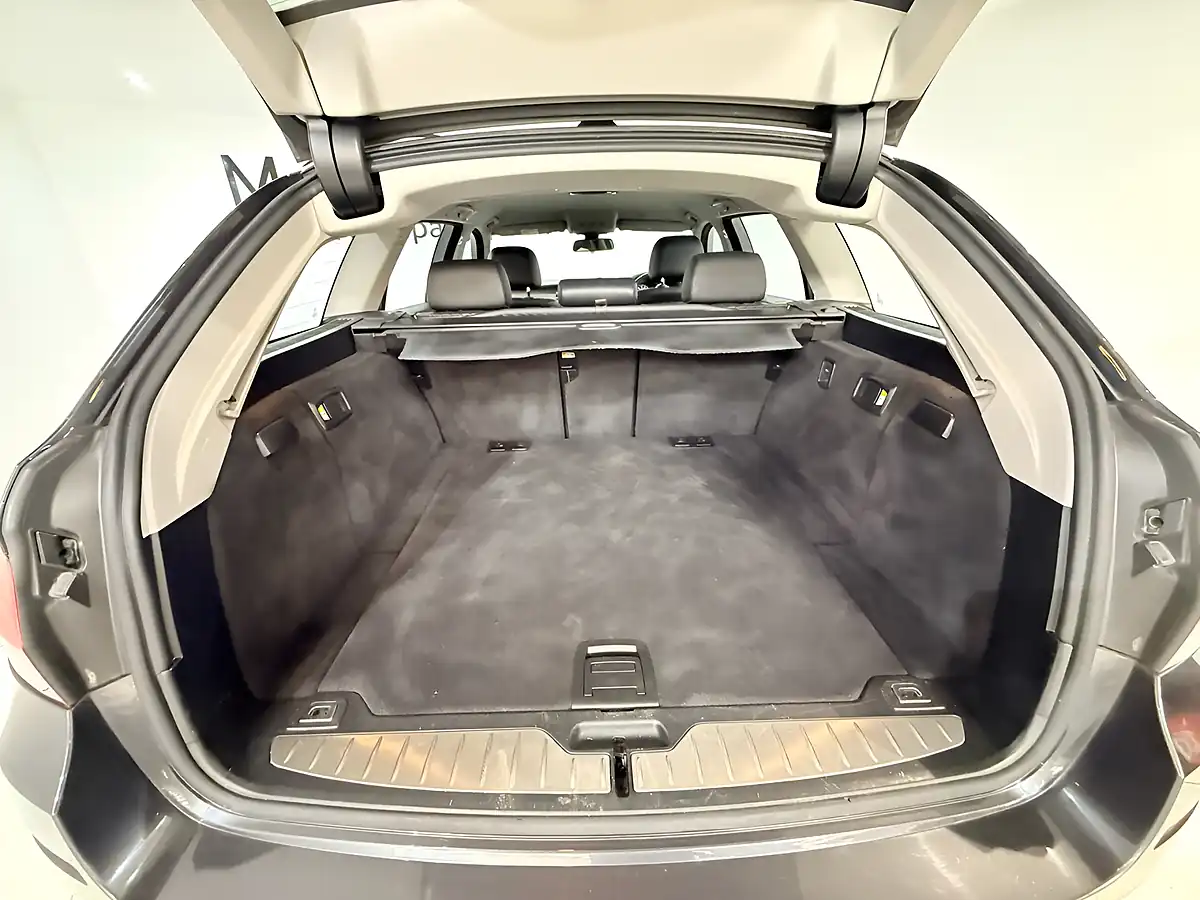 Used 2016 BMW 5 Series Luxury Touring Grey - Interior and Exterior details 14