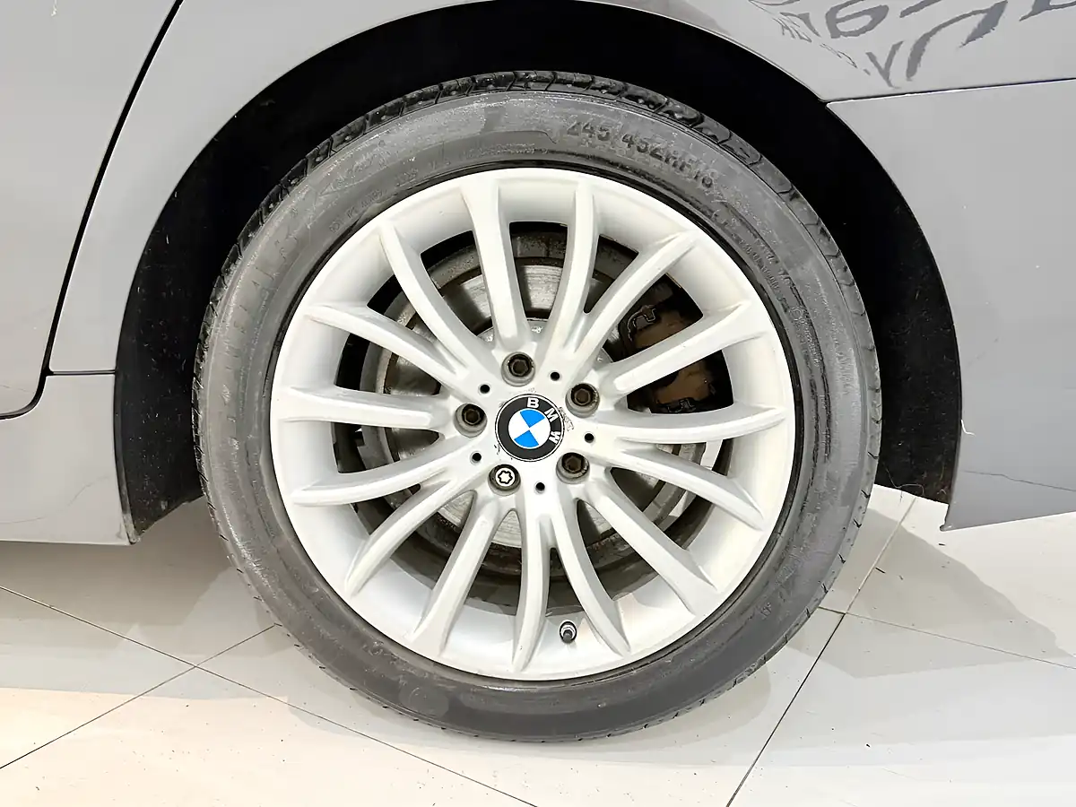 Used 2016 BMW 5 Series Luxury Touring Grey - Interior and Exterior details 16