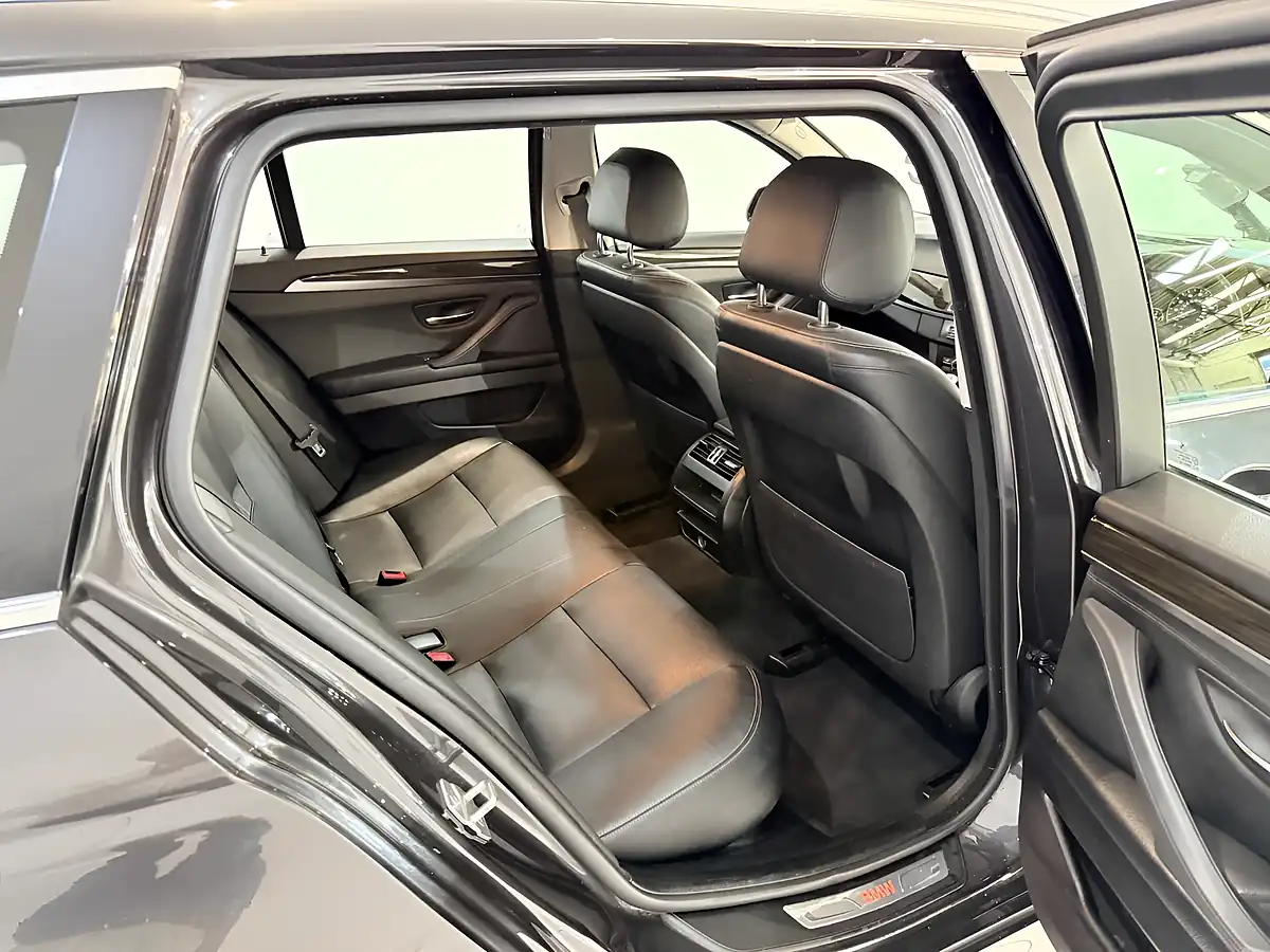 Used 2016 BMW 5 Series Luxury Touring Grey - Interior and Exterior details 20