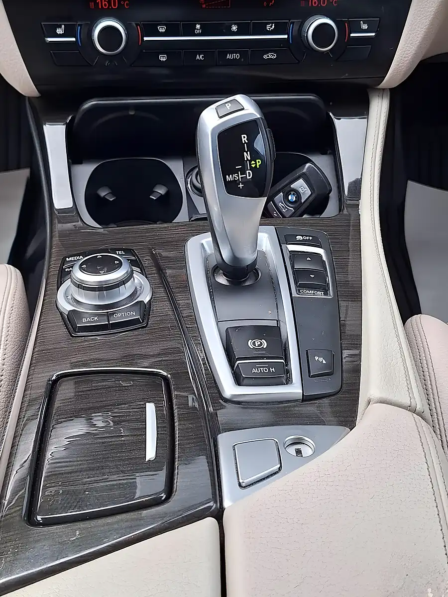 Used 2016 BMW 5 Series M Sport Grey - Interior and Exterior details 13
