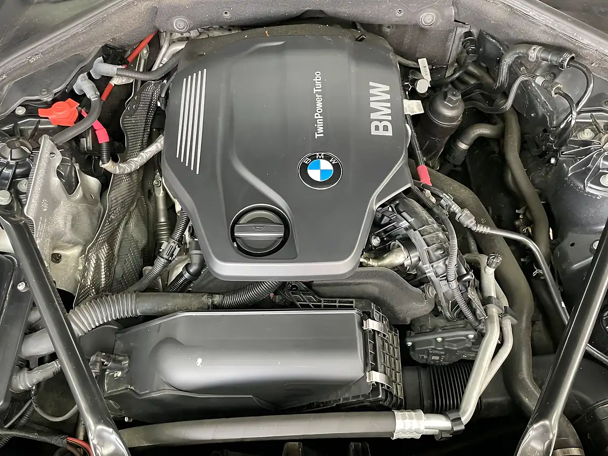 Used 2016 BMW 5 Series M Sport Mineral Grey - Interior and Exterior details 14