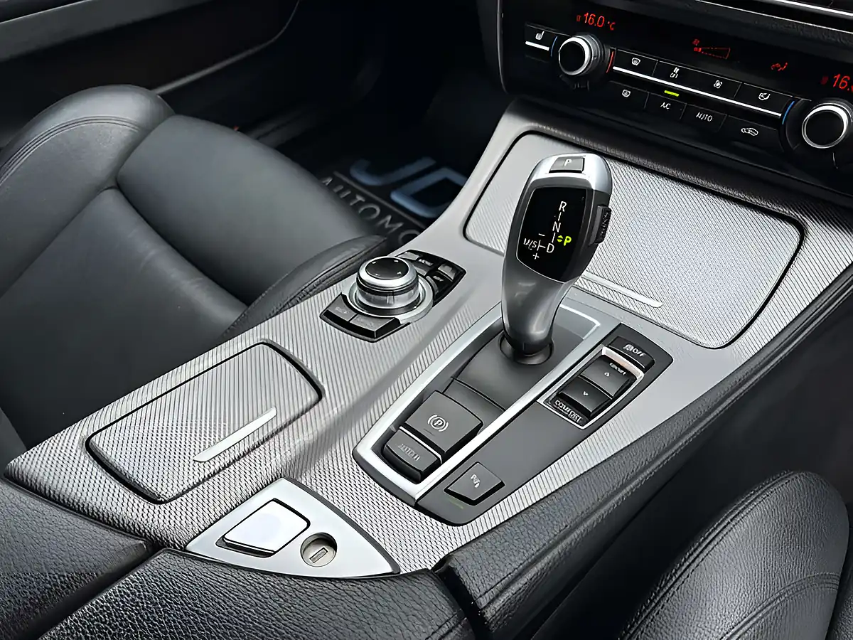 Used 2016 BMW 5 Series M Sport Space Grey - Interior and Exterior details 16