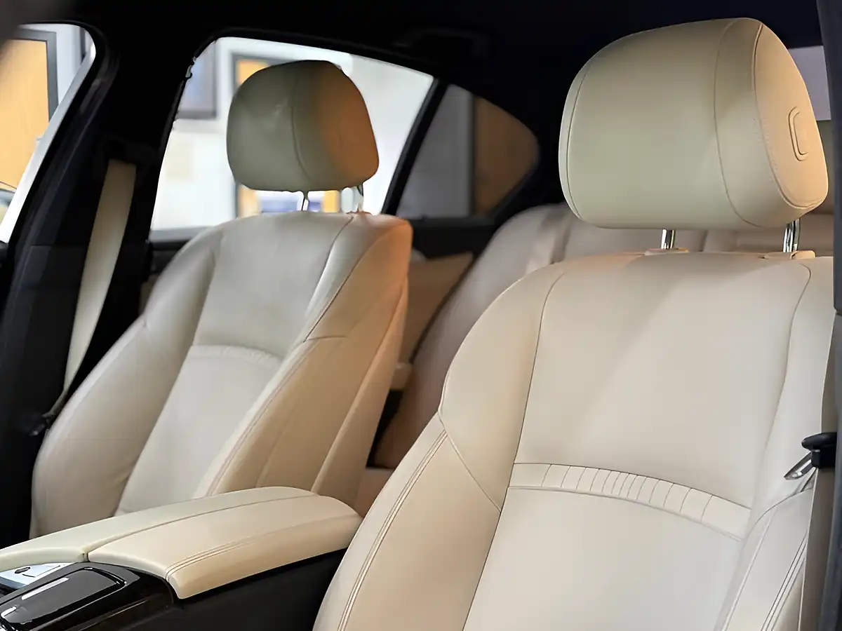 Used 2016 BMW 5 Series M Sport White - Interior and Exterior details 16