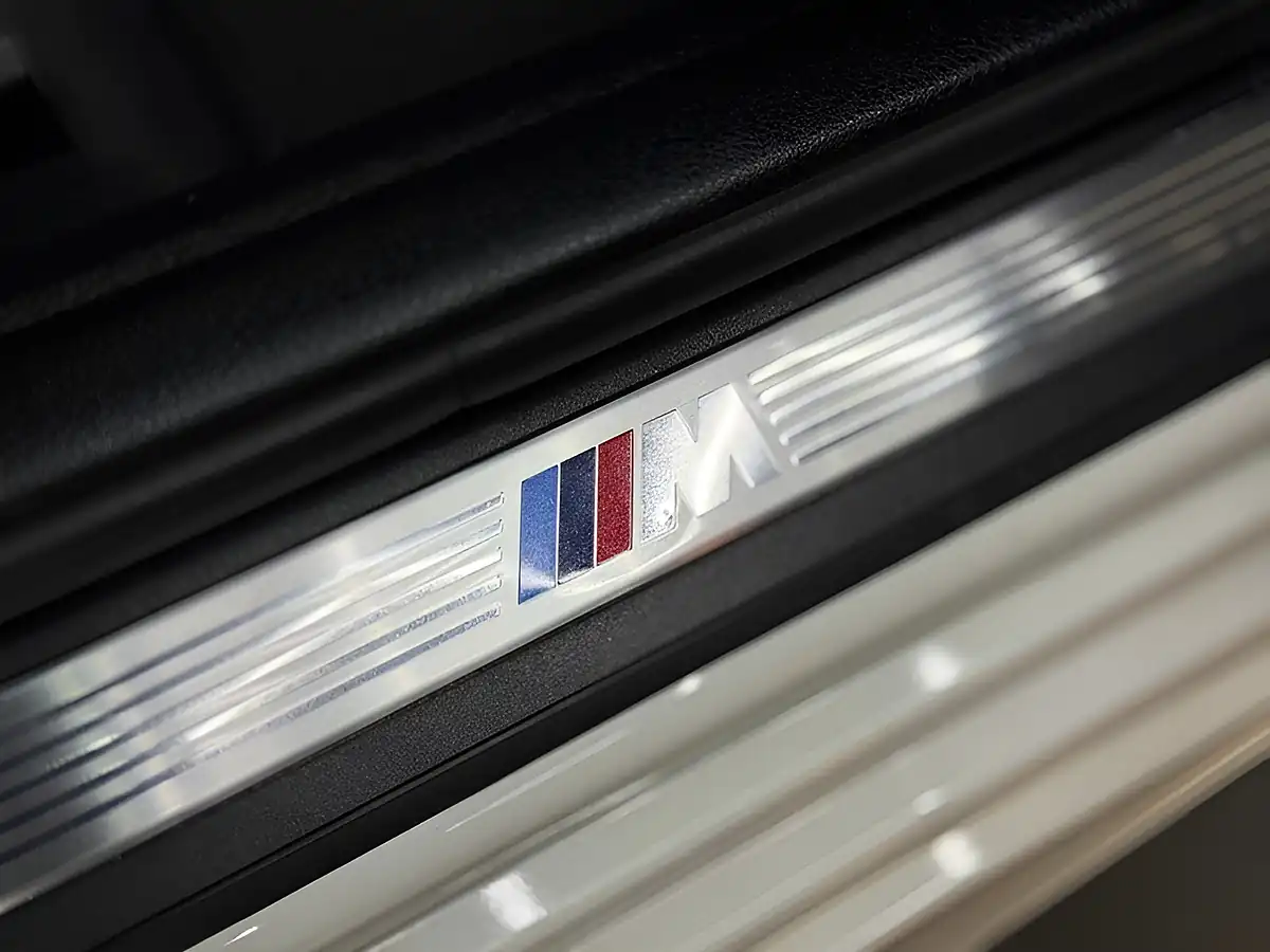 Used 2016 BMW 5 Series M Sport White - Interior and Exterior details 18