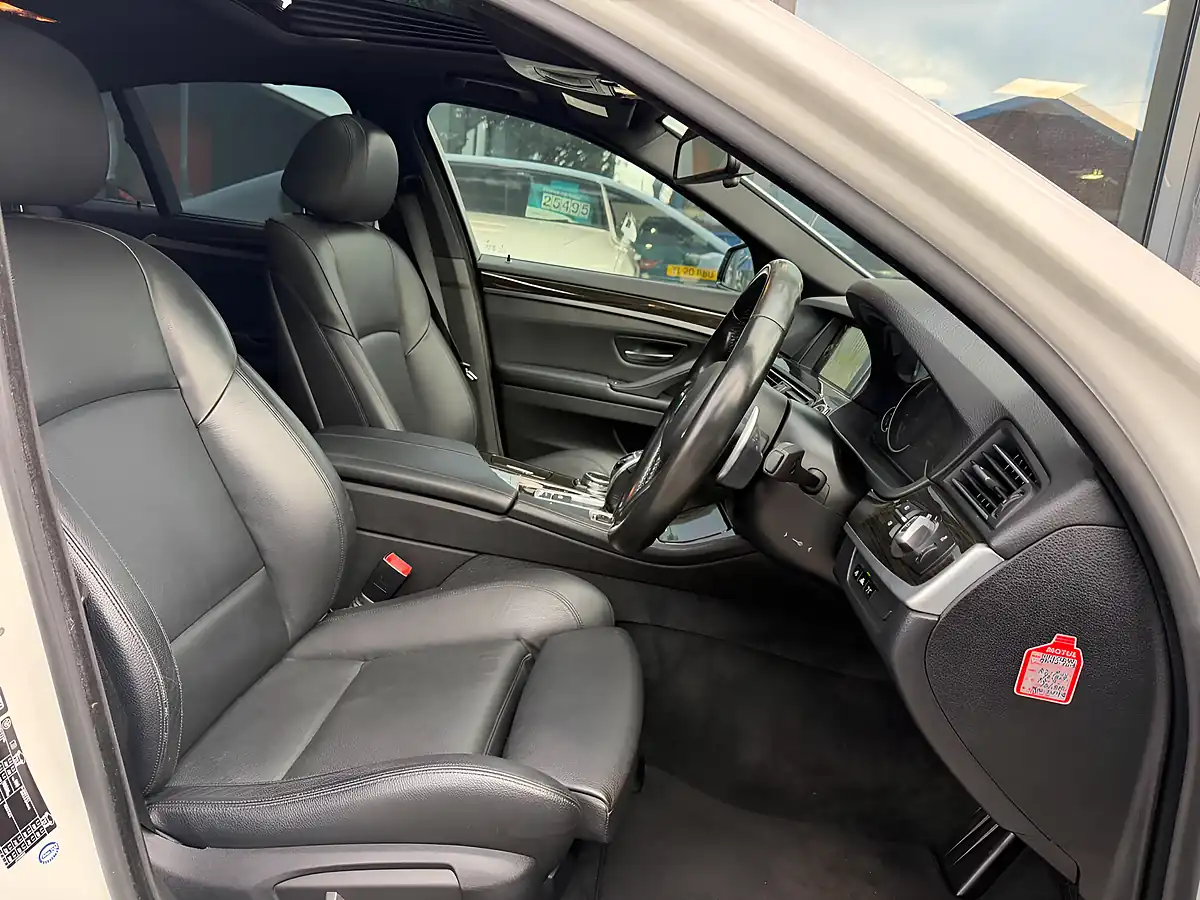 Used 2016 BMW 5 Series M Sport White - Interior and Exterior details 13