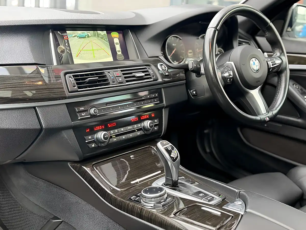 Used 2016 BMW 5 Series M Sport White - Interior and Exterior details 3
