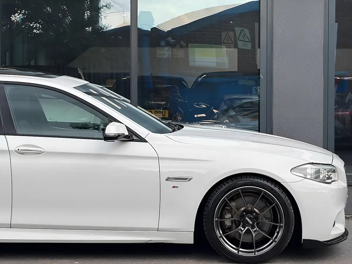 Used 2016 BMW 5 Series M Sport White - Interior and Exterior details 9