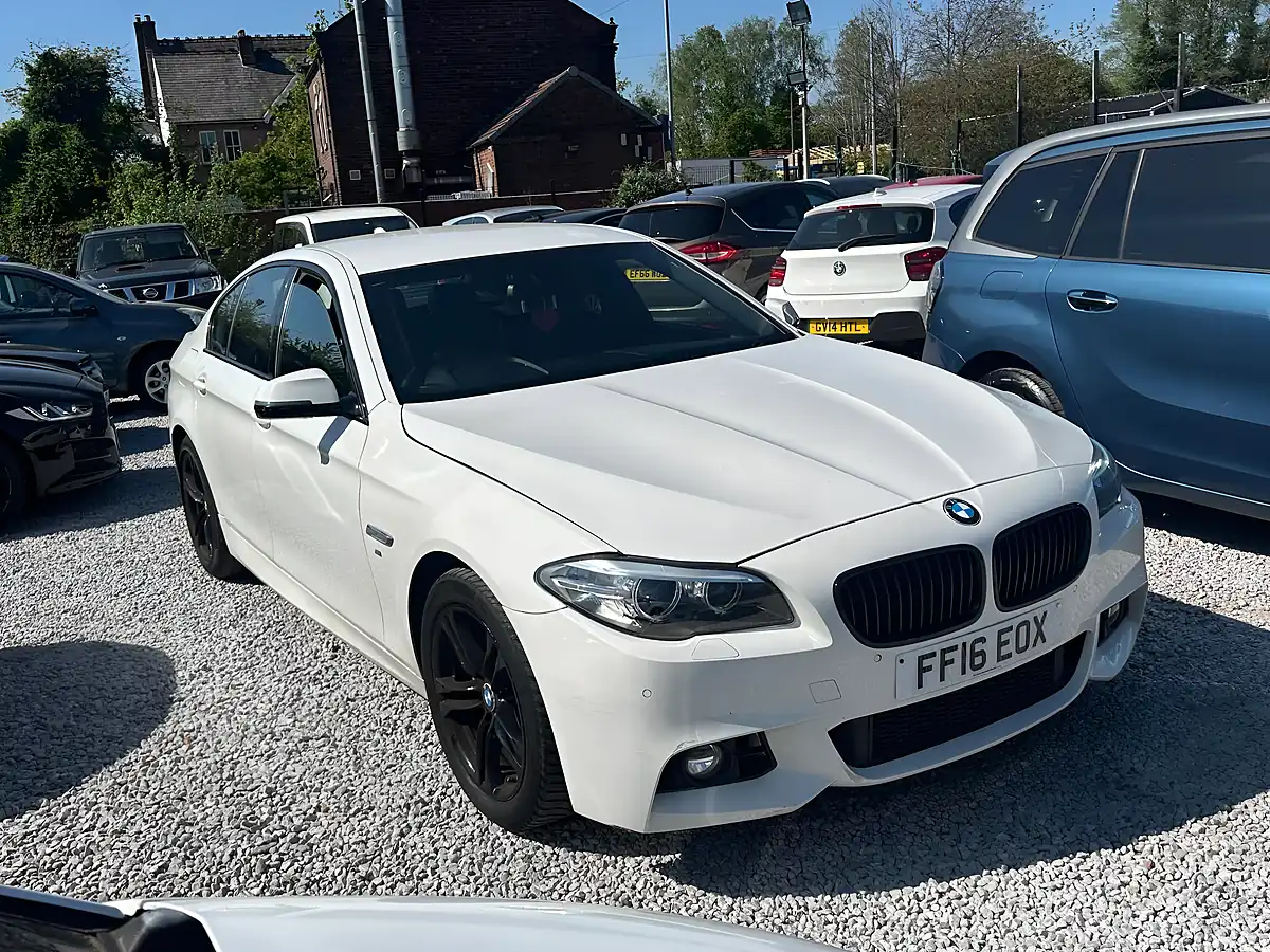 Used 2016 BMW 5 Series M Sport White - Front View