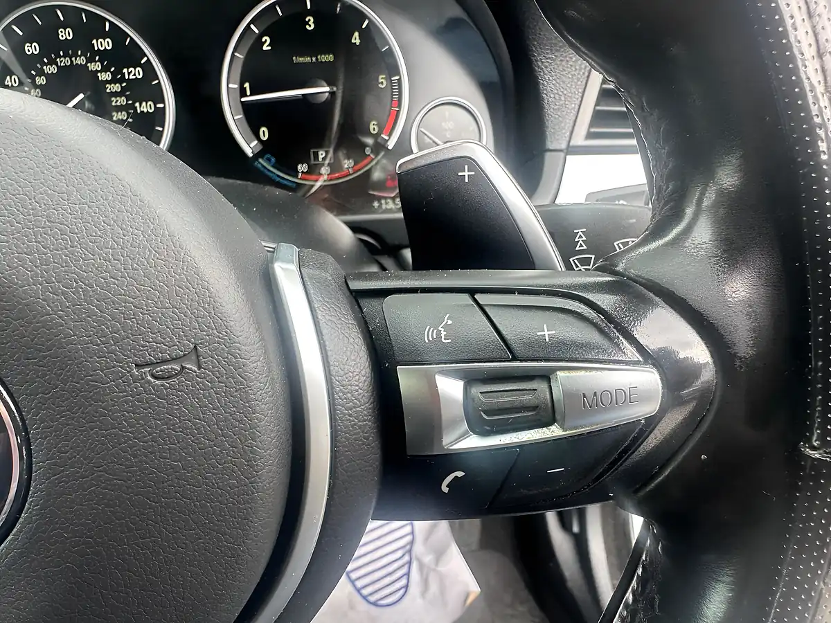 Used 2016 BMW 5 Series M Sport White - Interior and Exterior details 11