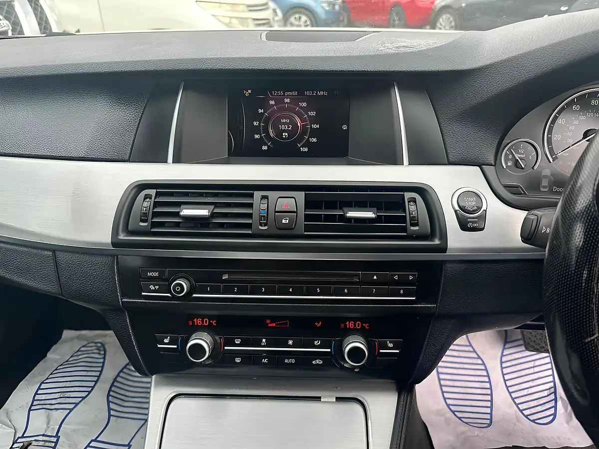 Used 2016 BMW 5 Series M Sport White - Interior and Exterior details 14