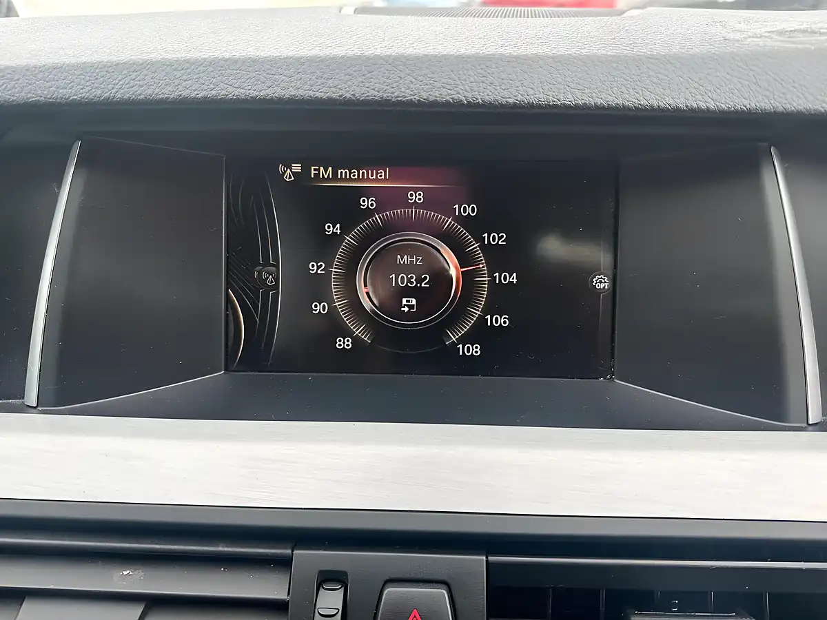 Used 2016 BMW 5 Series M Sport White - Interior and Exterior details 15