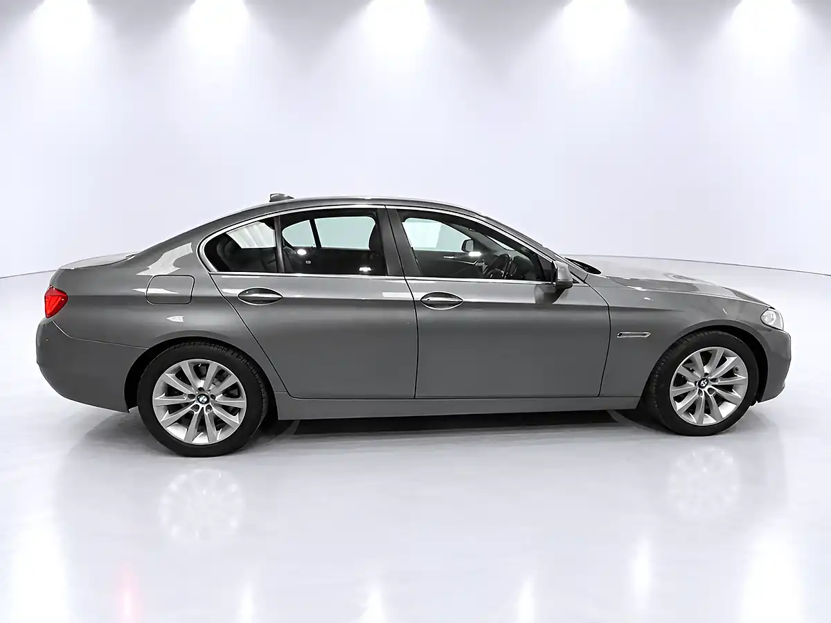 Used 2016 BMW 5 Series Se Grey - Interior and Exterior details 9