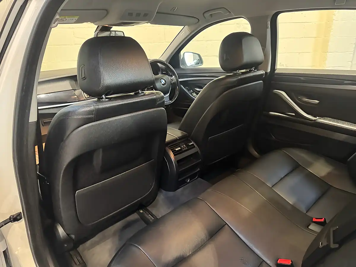 Used 2016 BMW 5 Series Se White - Interior and Exterior details 16