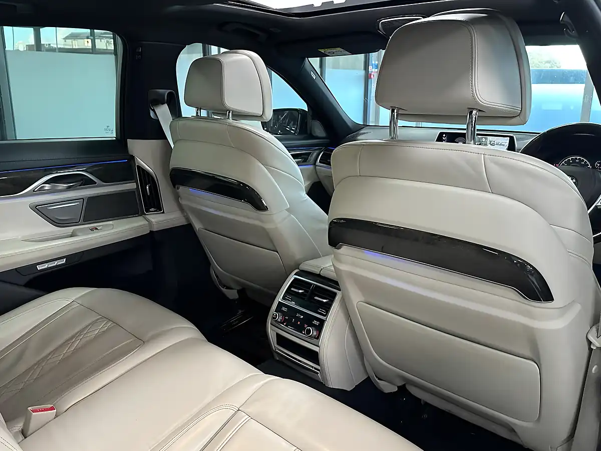 Used 2016 BMW 7 Series M Sport Grey - Interior and Exterior details 17