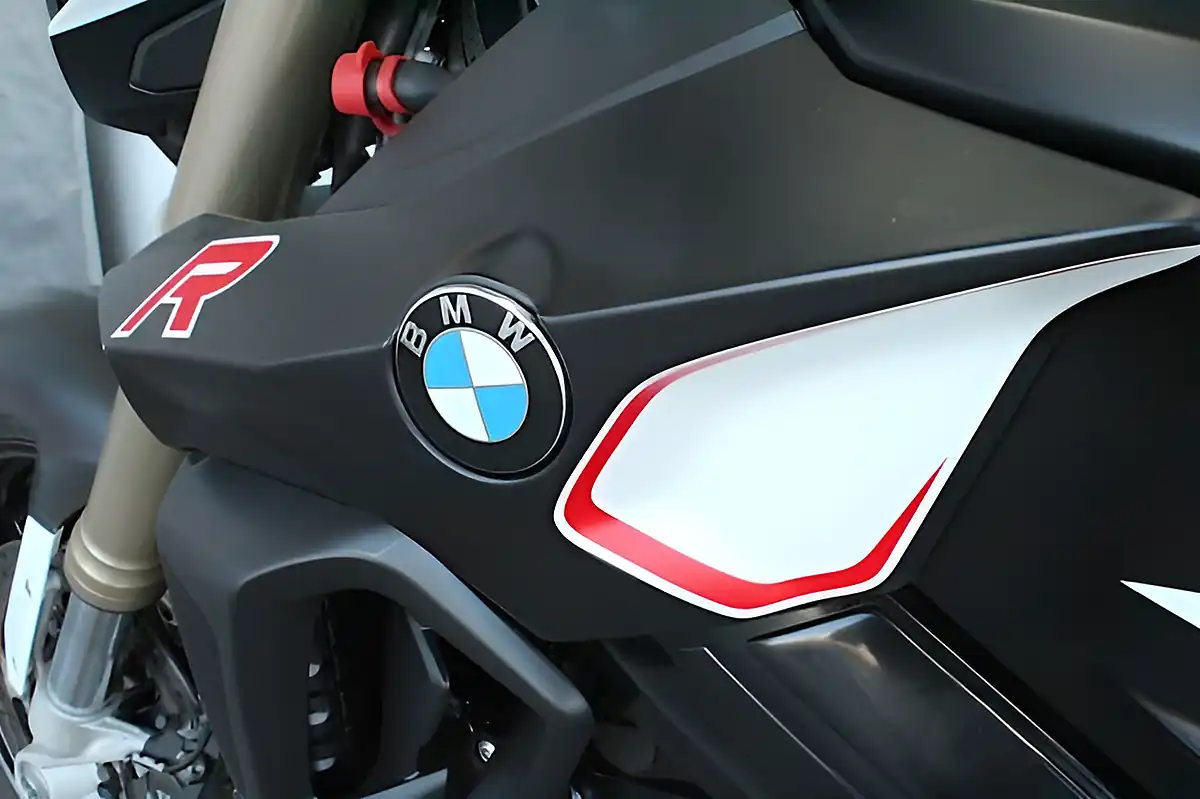 Used 2016 BMW F 800 R Black Rain Black - Interior and Exterior details 12