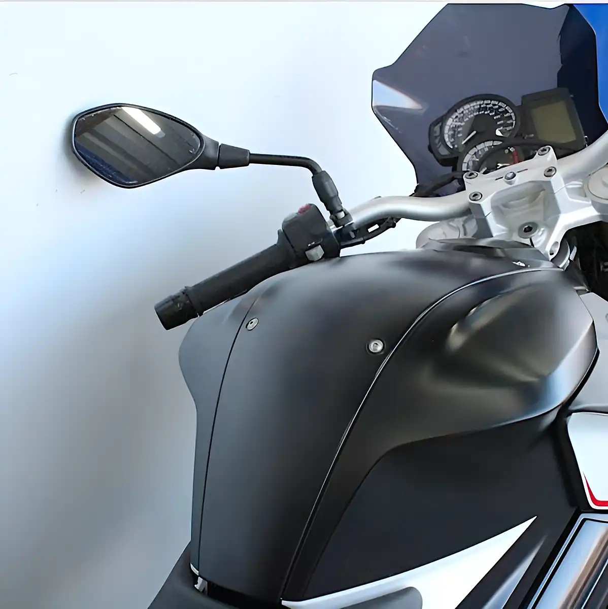 Used 2016 BMW F 800 R Black Rain Black - Interior and Exterior details 20