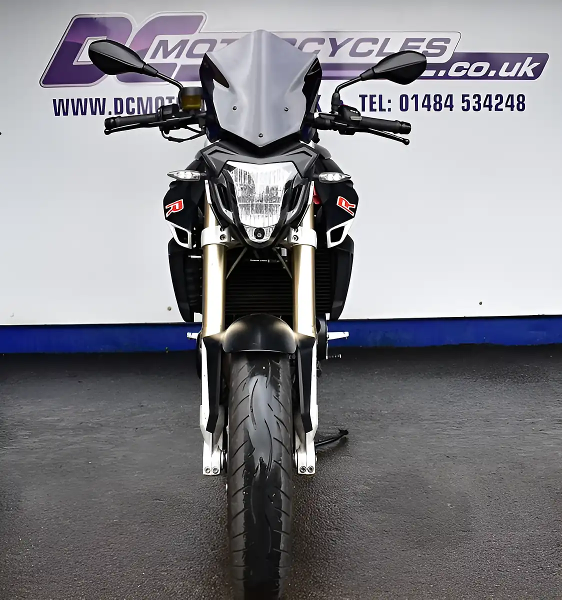 Used 2016 BMW F 800 R Black Rain Black - Interior and Exterior details 3