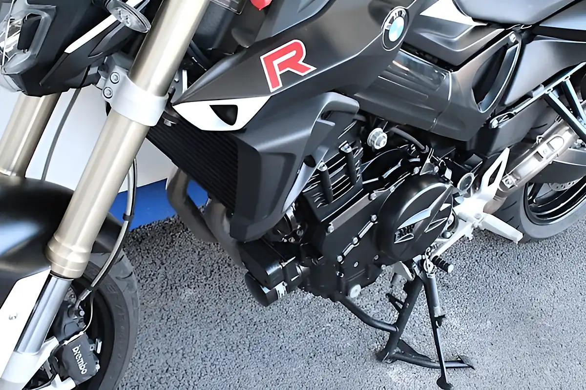 Used 2016 BMW F 800 R Black Rain Black - Interior and Exterior details 9