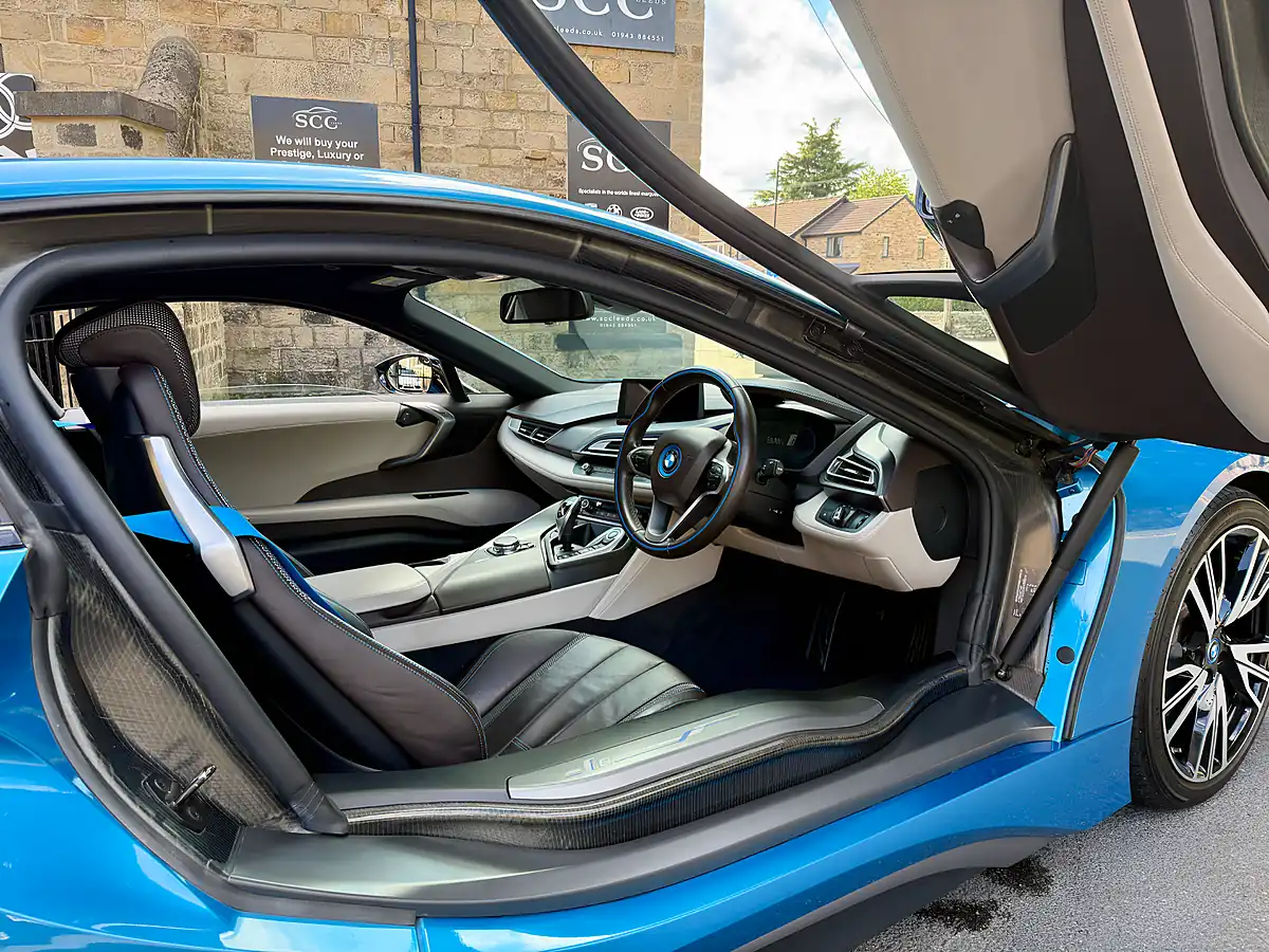 Used 2016 BMW i8 Coupe Protonic Blue - Interior and Exterior details 12