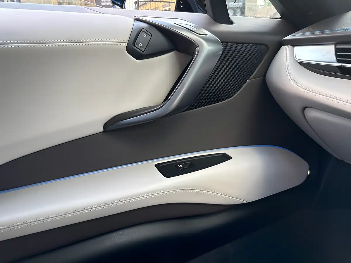 Used 2016 BMW i8 Coupe Protonic Blue - Interior and Exterior details 20