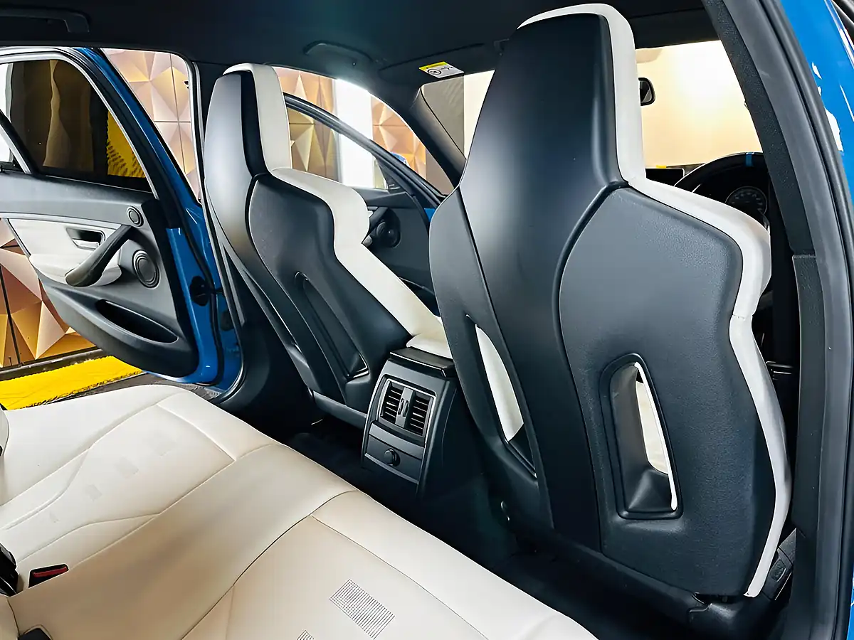 Used 2016 BMW M3 Competition Yas Marina Blue - Interior and Exterior details 19