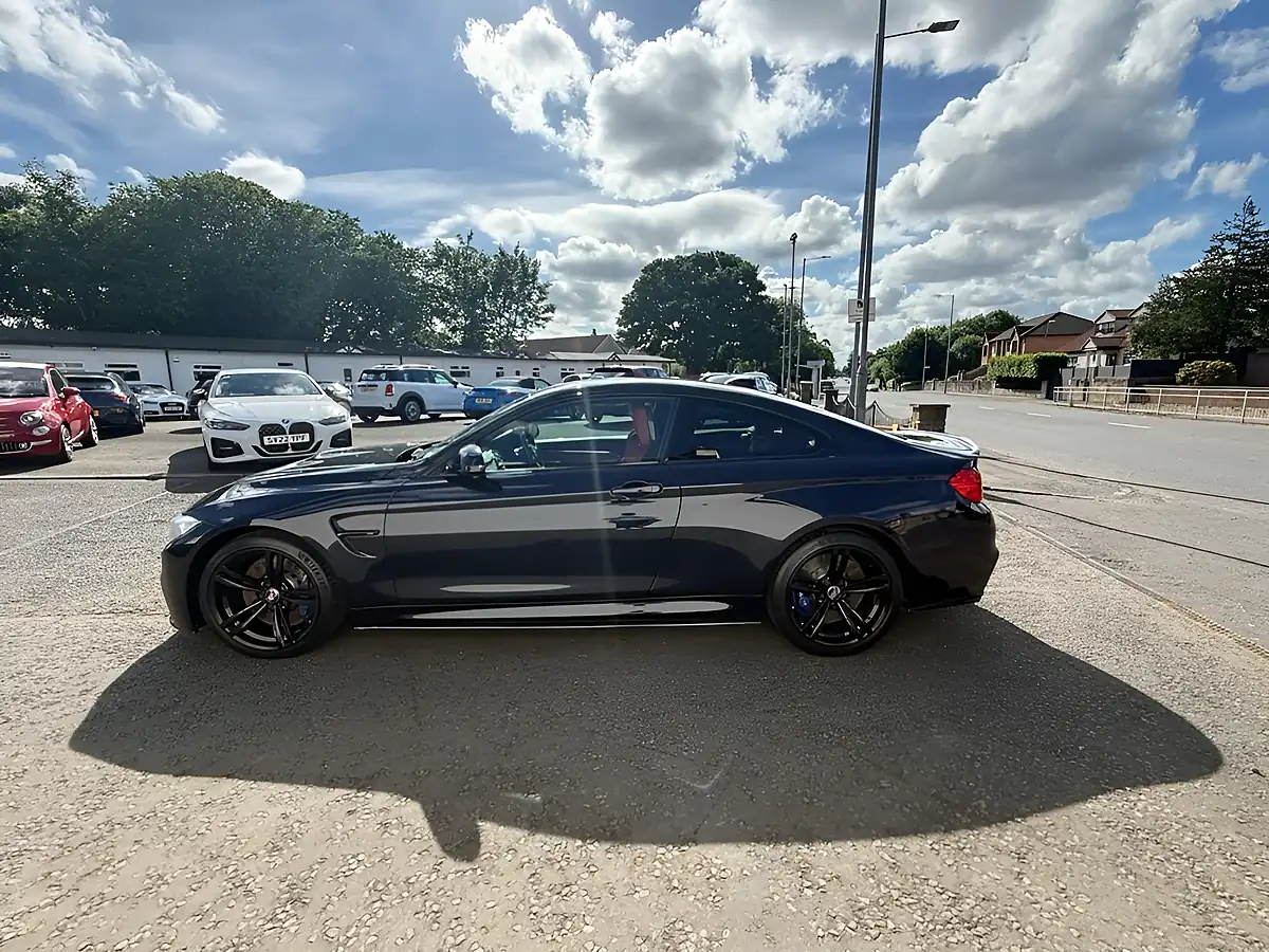 Used 2016 BMW M4 Competition Black - Interior and Exterior details 9
