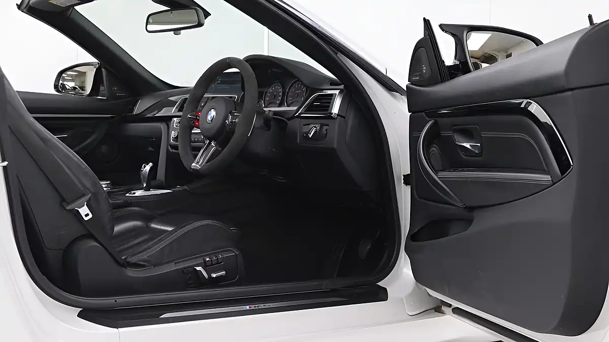 Used 2016 BMW M4 Convertible White - Interior and Exterior details 16