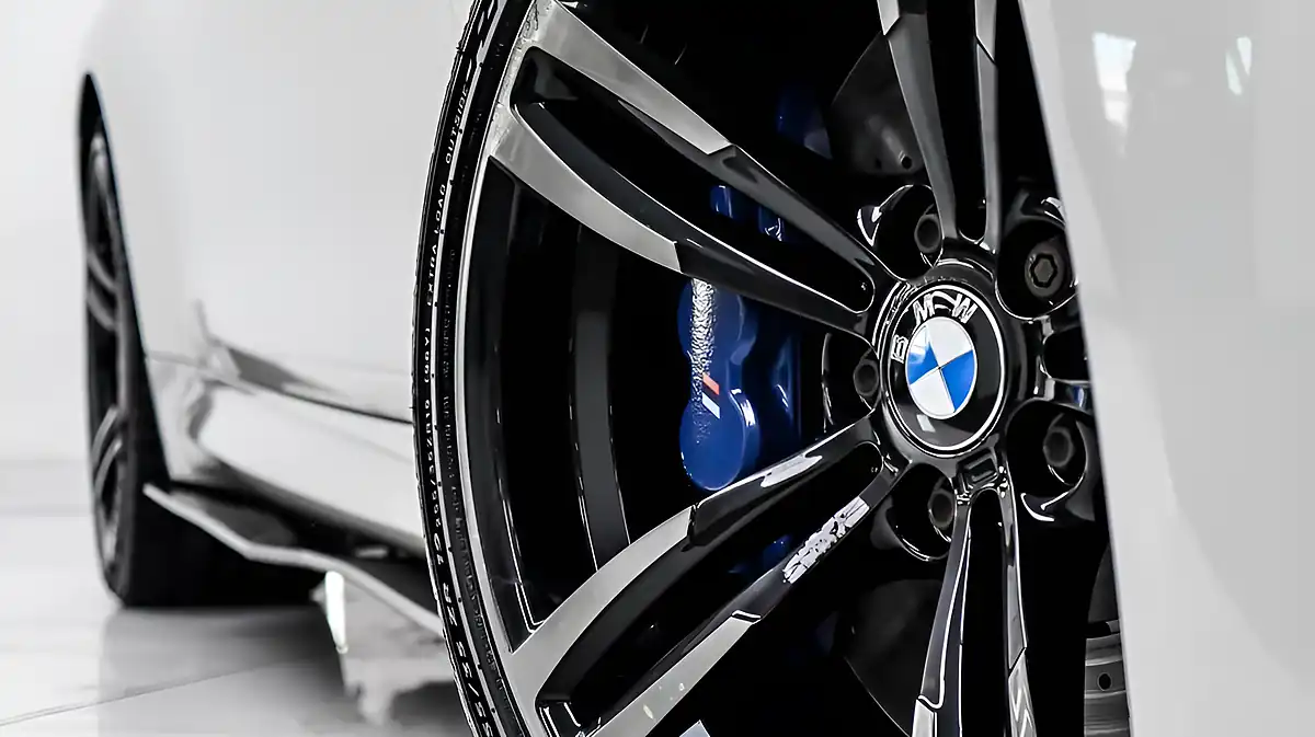 Used 2016 BMW M4 Convertible White - Interior and Exterior details 5
