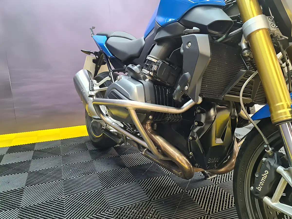 Used 2016 BMW R 1200 R Blue - Interior and Exterior details 10