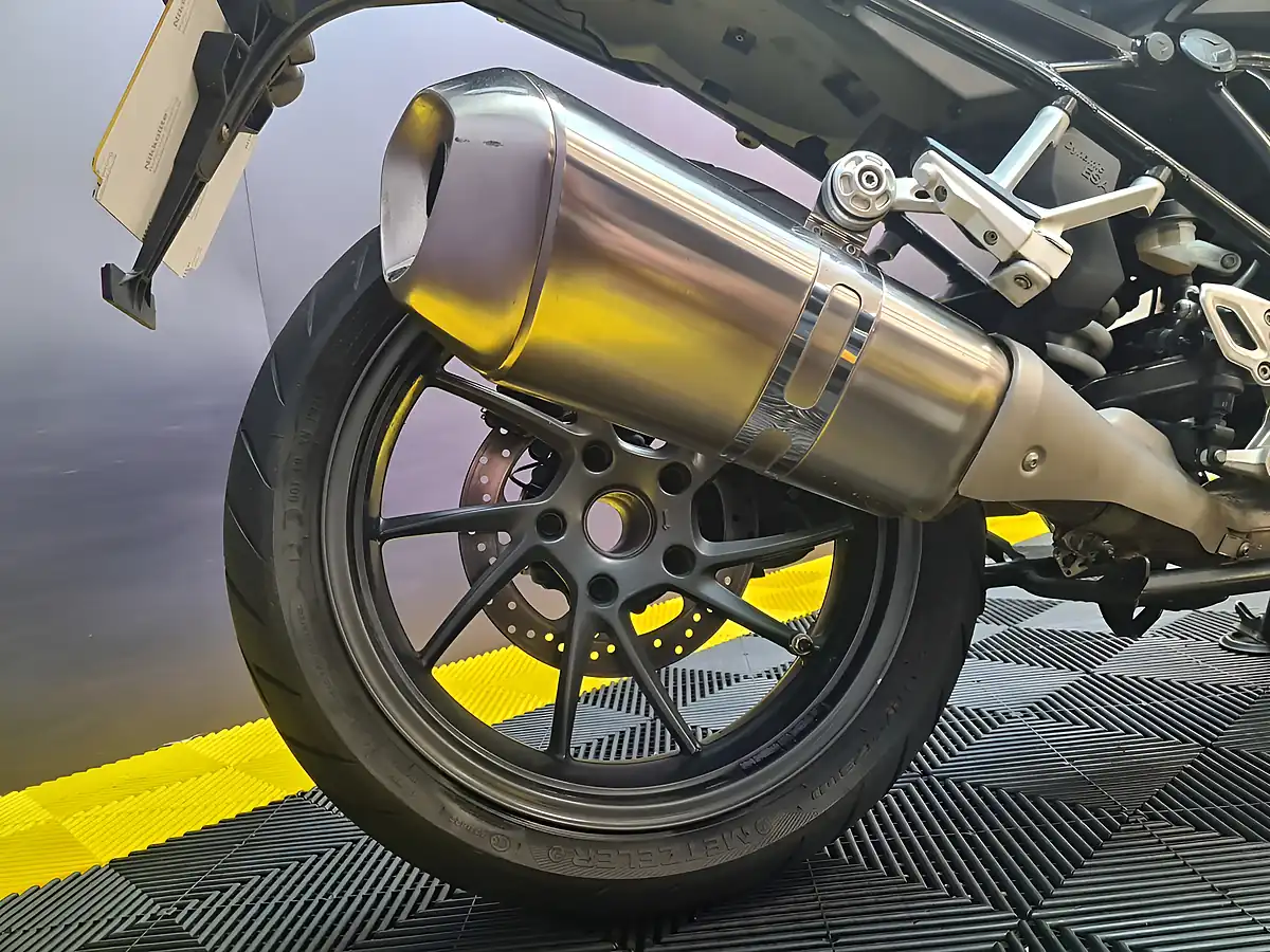 Used 2016 BMW R 1200 R Blue - Interior and Exterior details 17