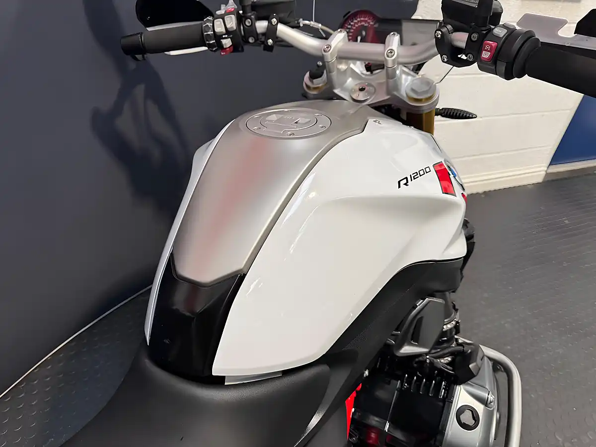Used 2016 BMW R 1200 R - Interior and Exterior details 12