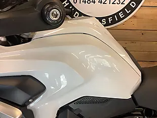 Used 2016 BMW R Series Alpine Edition White - Interior and Exterior details 10