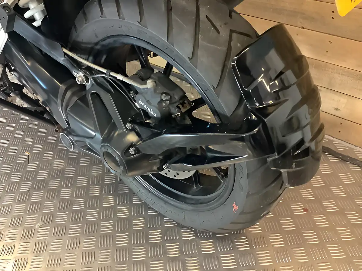 Used 2016 BMW R Series Alpine Edition White - Interior and Exterior details 18