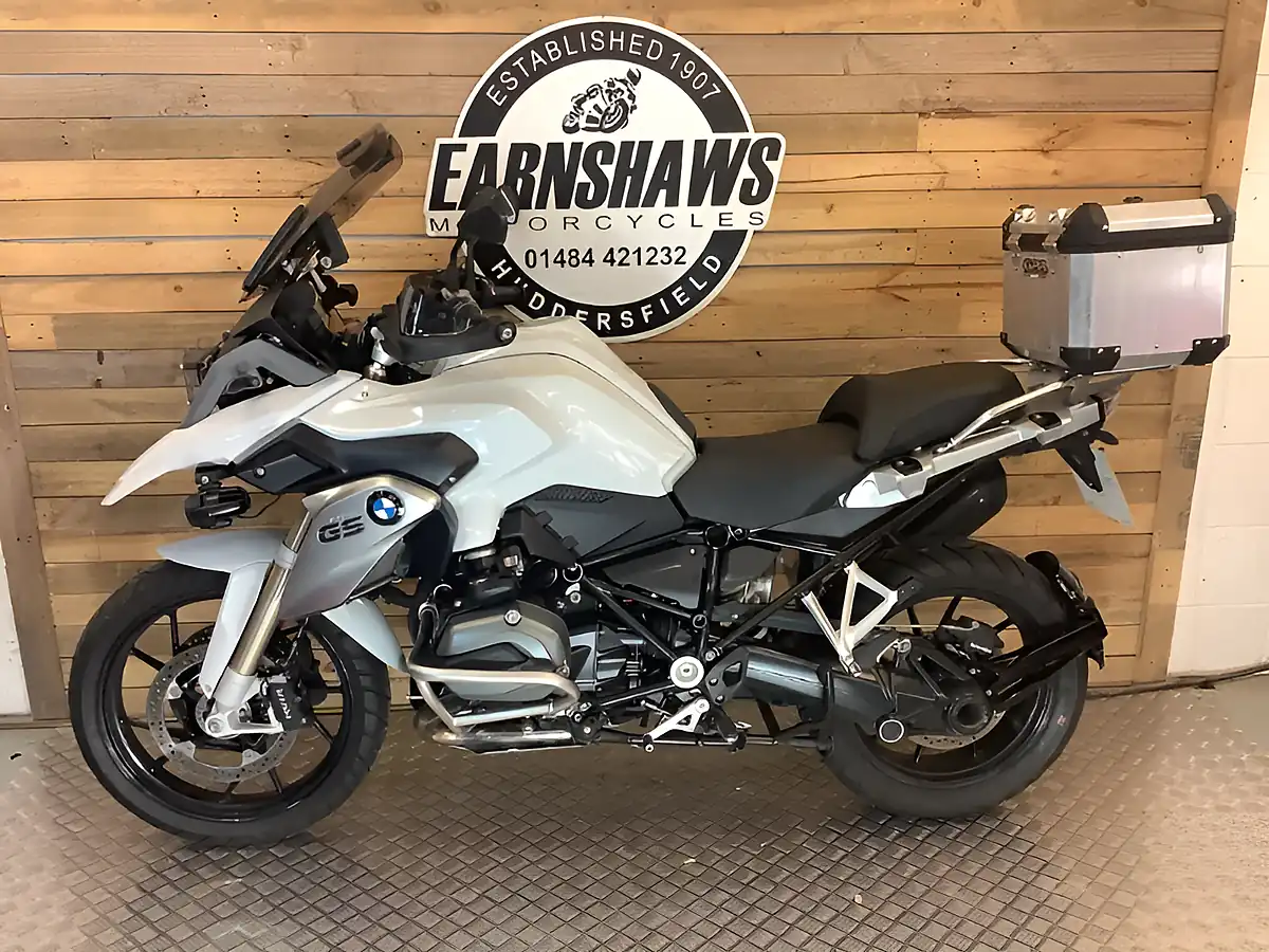 Used 2016 BMW R Series Alpine Edition White - Interior and Exterior details 2