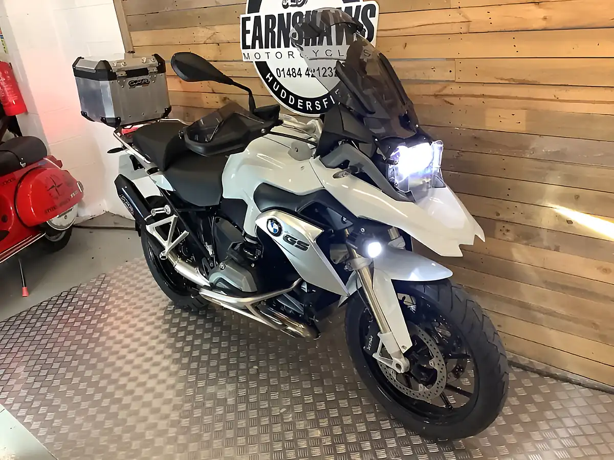Used 2016 BMW R Series Alpine Edition White - Interior and Exterior details 3