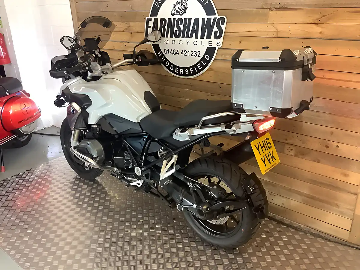 Used 2016 BMW R Series Alpine Edition White - Interior and Exterior details 4