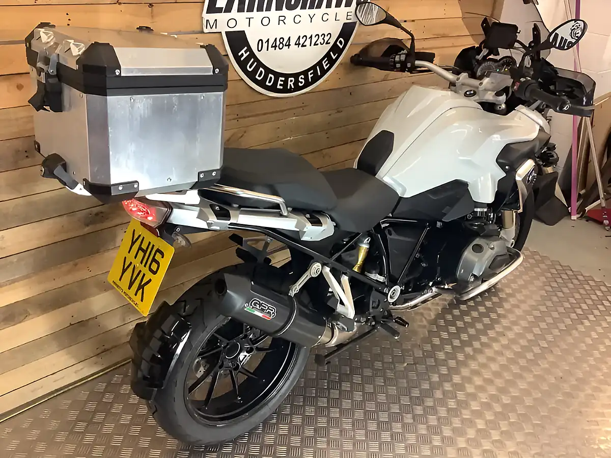 Used 2016 BMW R Series Alpine Edition White - Interior and Exterior details 6