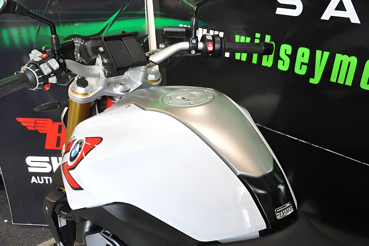 Used 2016 BMW R1200 R White - Interior and Exterior details 12