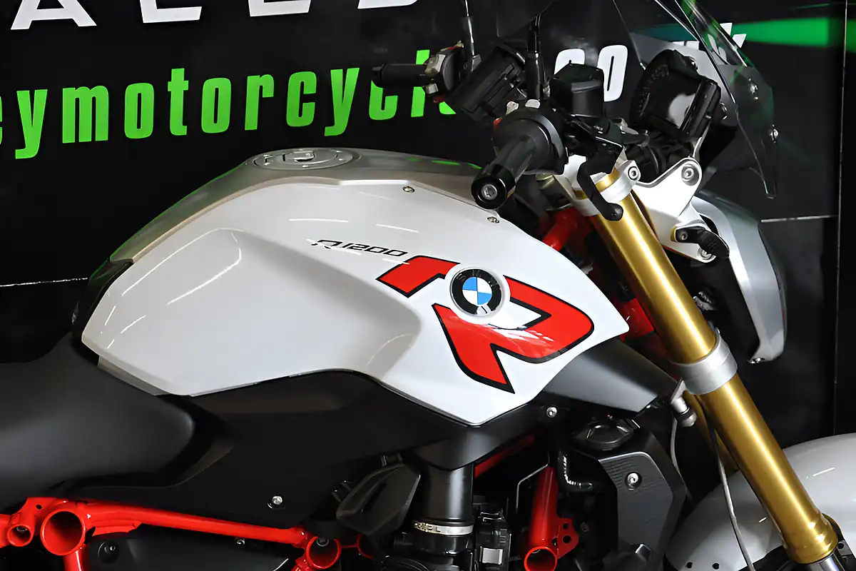 Used 2016 BMW R1200 R White - Interior and Exterior details 17