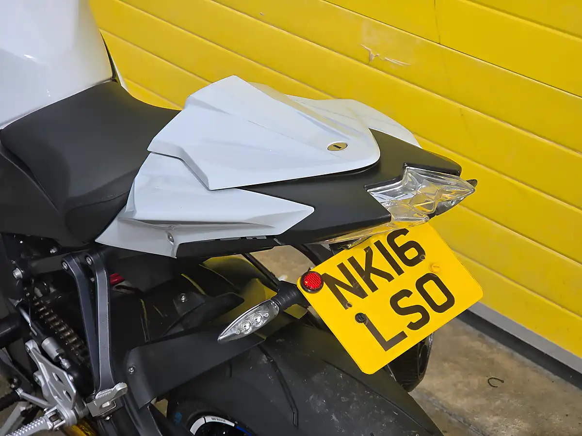 Used 2016 BMW S 1000 R Sport White - Interior and Exterior details 11