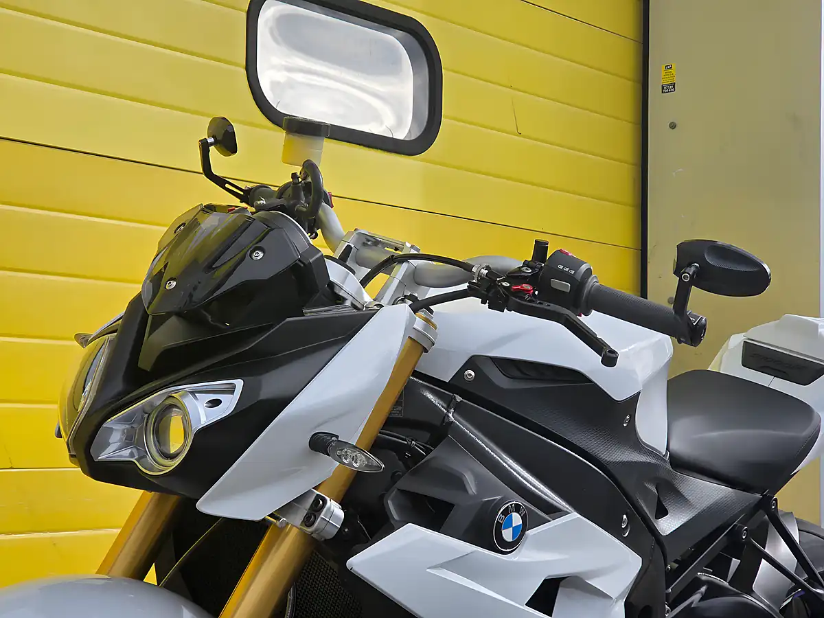 Used 2016 BMW S 1000 R Sport White - Interior and Exterior details 13
