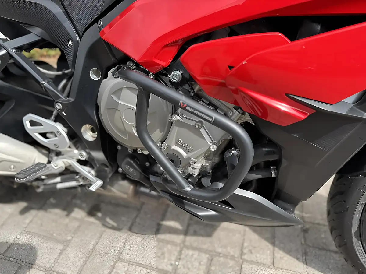 Used 2016 BMW S1000XR Red - Interior and Exterior details 14
