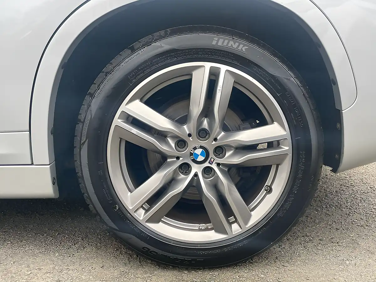 Used 2016 BMW X1 M Sport Silver - Interior and Exterior details 5