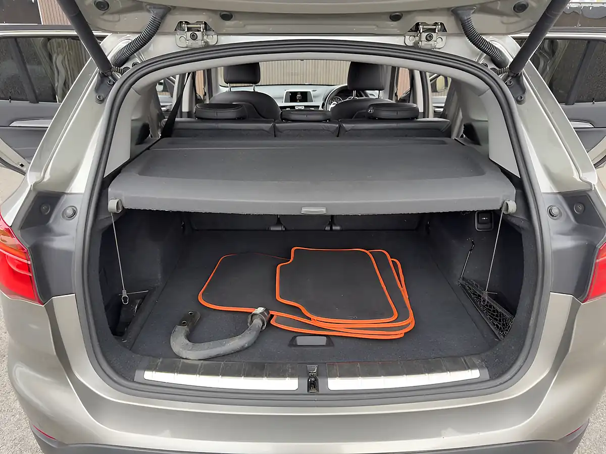 Used 2016 BMW X1 Xline Silver - Interior and Exterior details 16