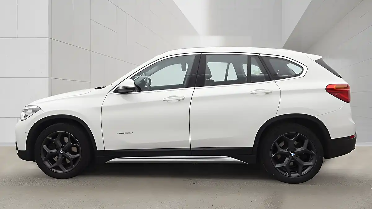 Used 2016 BMW X1 Xline White - Interior and Exterior details 6