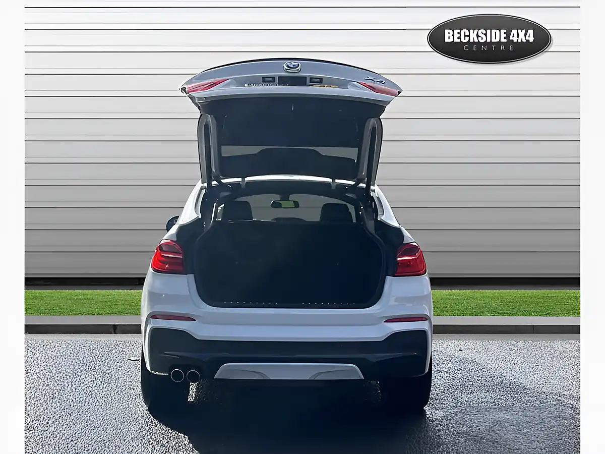 Used 2016 BMW X4 M Sport Alpine White - Interior and Exterior details 10