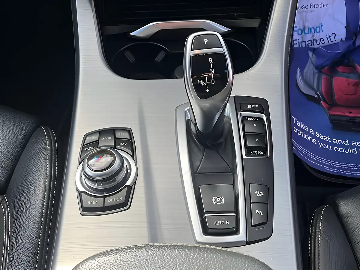 Used 2016 BMW X4 M Sport Alpine White - Interior and Exterior details 13