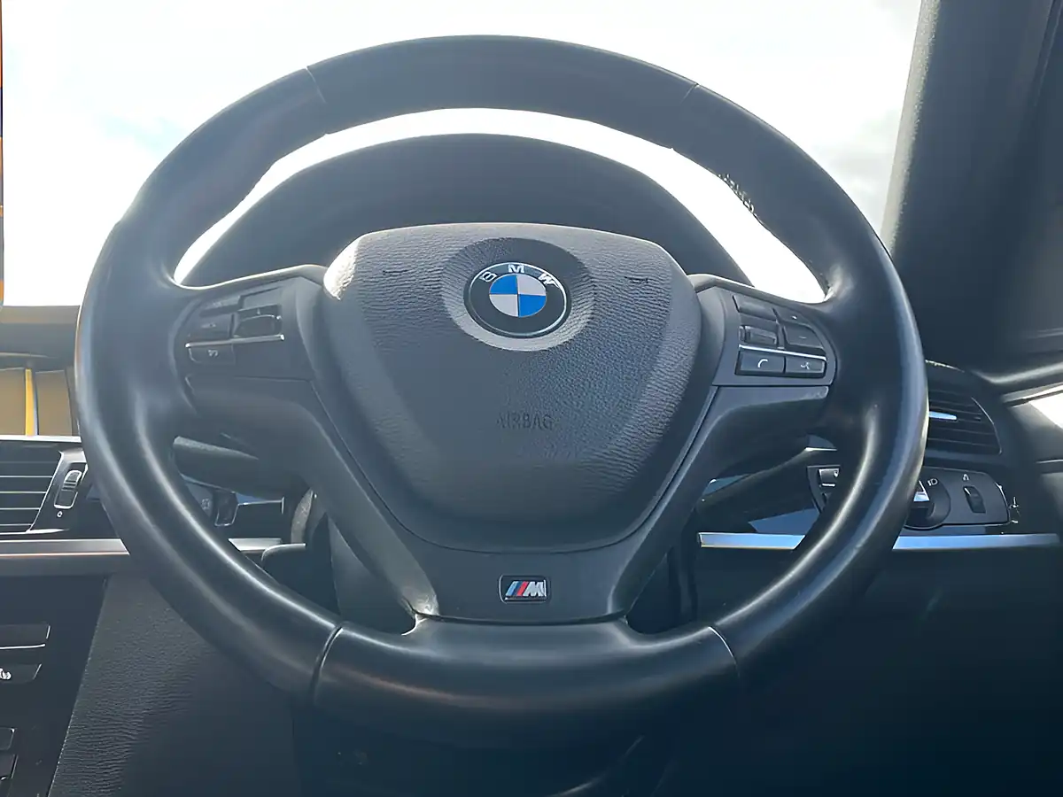Used 2016 BMW X4 M Sport Alpine White - Interior and Exterior details 18