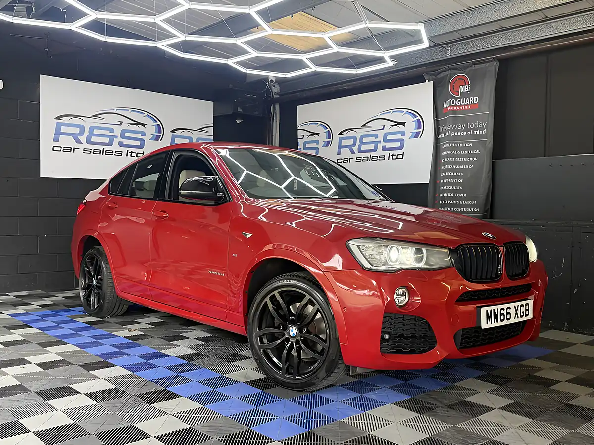 Used 2016 BMW X4 M Sport Red - Front View